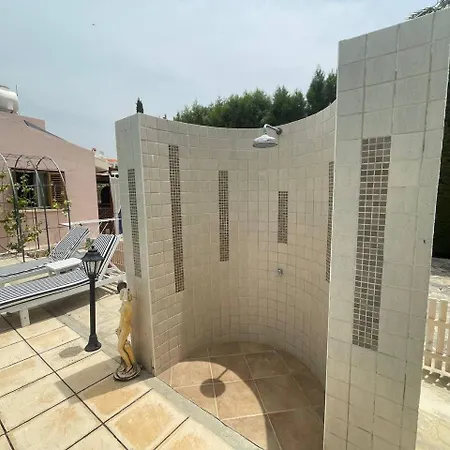 בית נופש Seabreeze Paphos